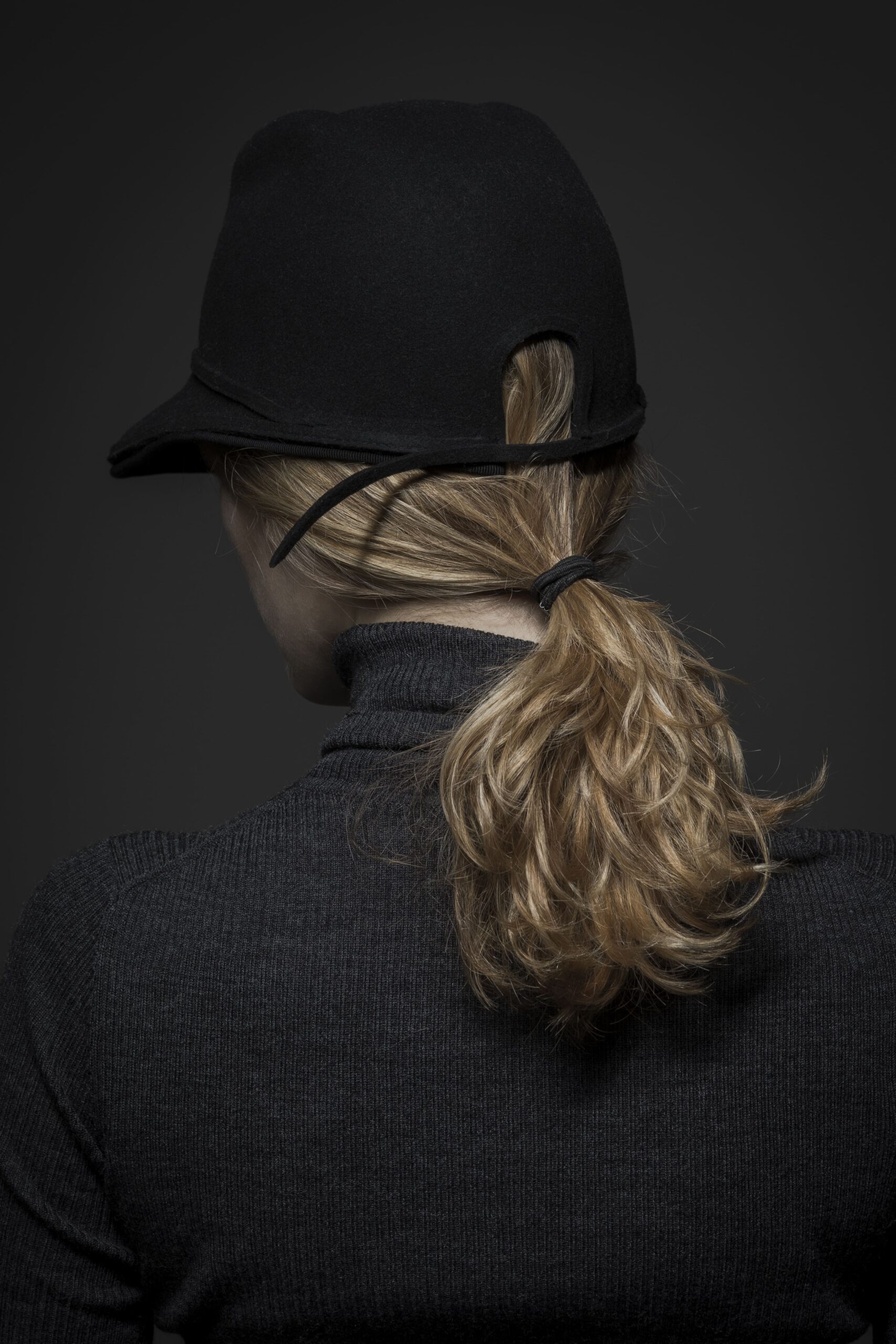 interlaced-c-pouki-by-chloe-henris-chapeaux-feutre-lacambre-master-accessoires-liège